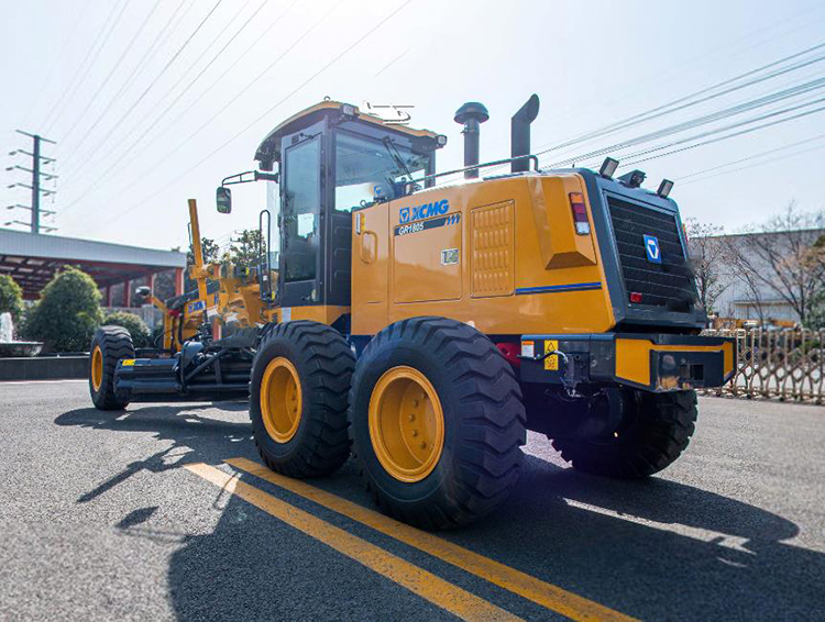 XCMG 180HP motor graders GR1805 China new road motor grader machine with Cummins engine for sale